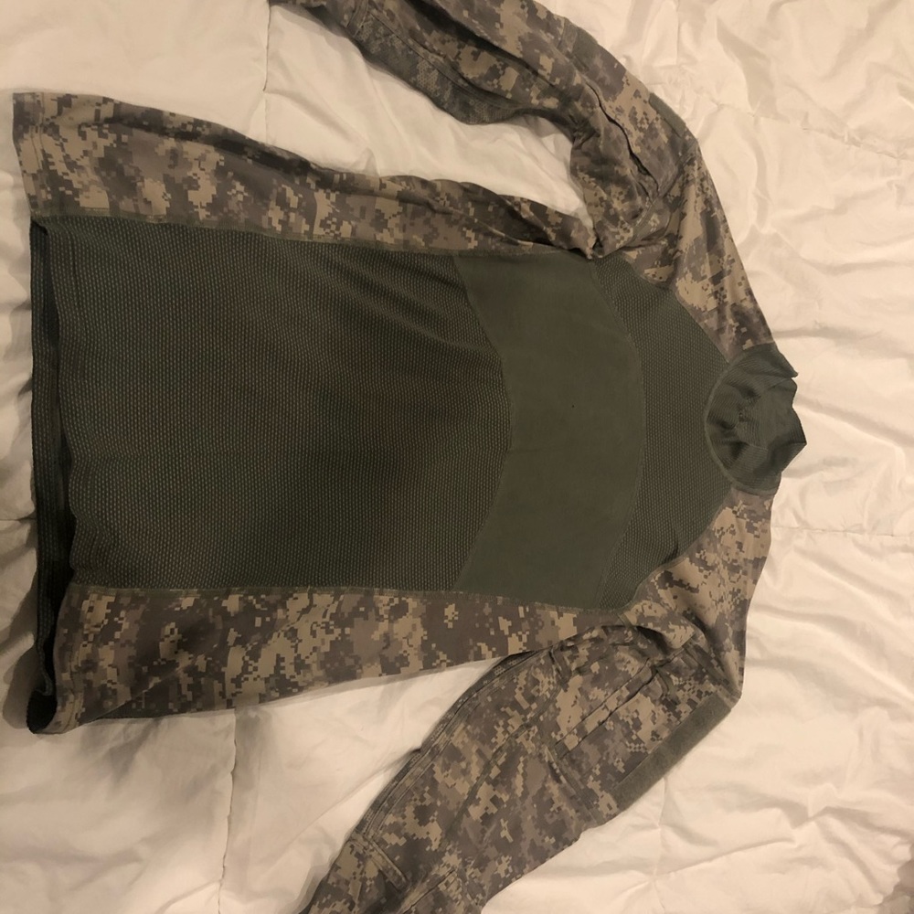 Men’s military issue tactical long sleeve base